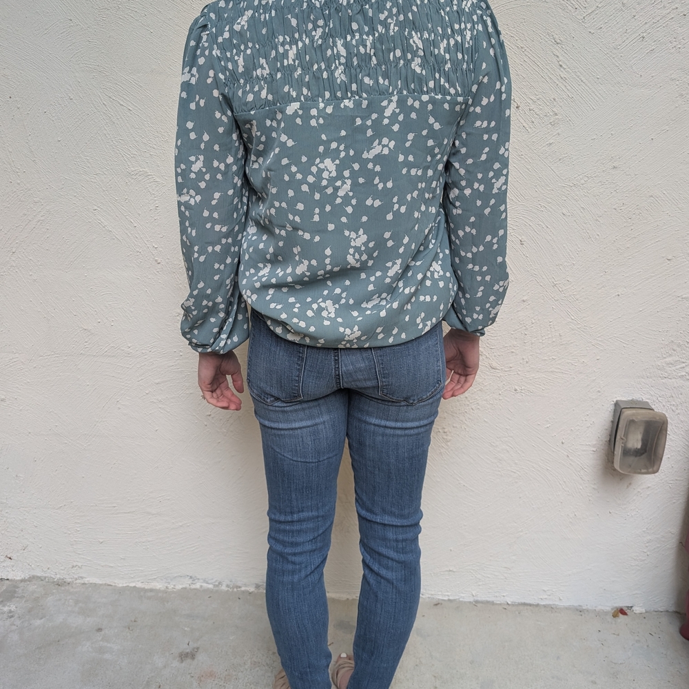 Chic Blue Patterned Blouse - image 4